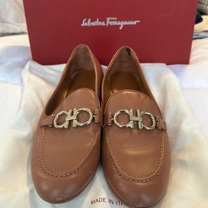 GENTLY WORN SALVATORE FERRAGAMO TRIFOGLIO BROWN LOAFERS 8.5